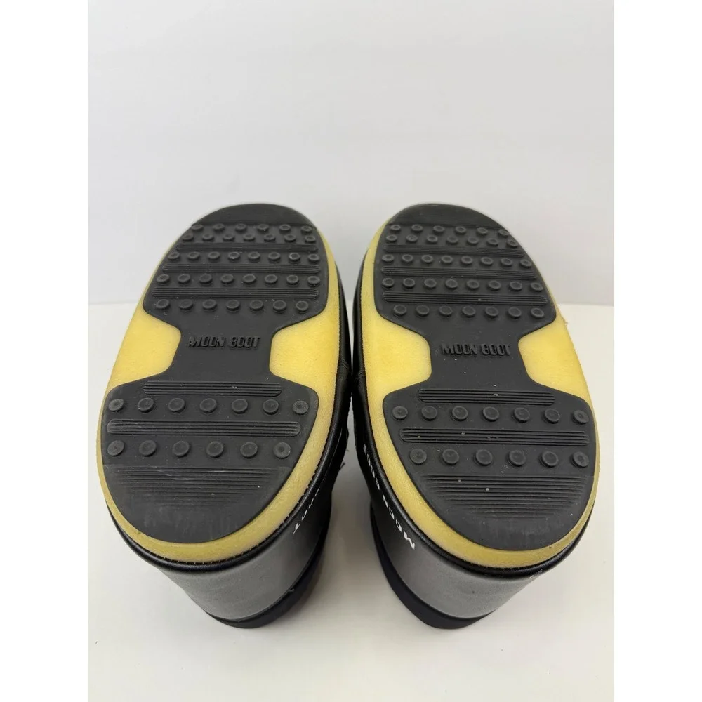 Moon Boot Low Nylon EVX Women's 8/8.5, men's 7/7.5